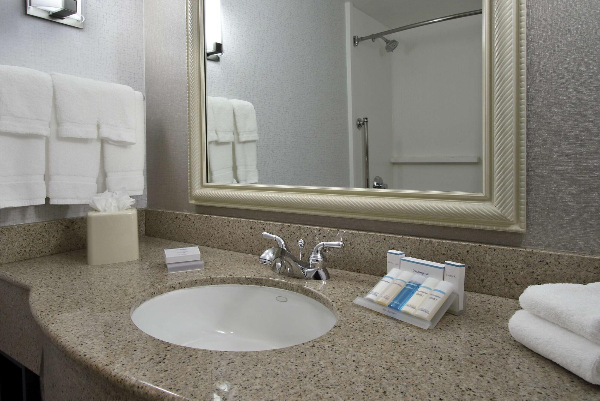 Hilton Garden Inn Sonoma County Airport Санта-Роза Екстер'єр фото