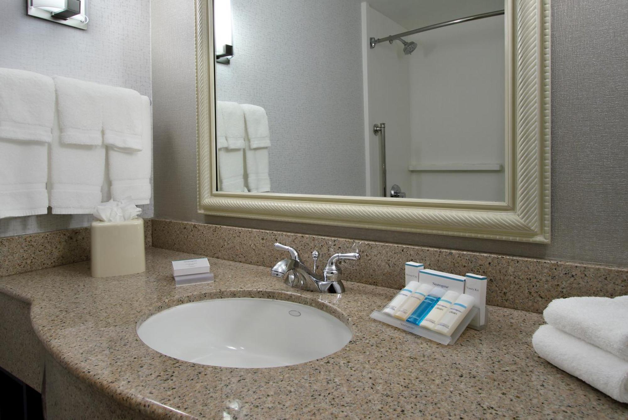 Hilton Garden Inn Sonoma County Airport Санта-Роза Екстер'єр фото