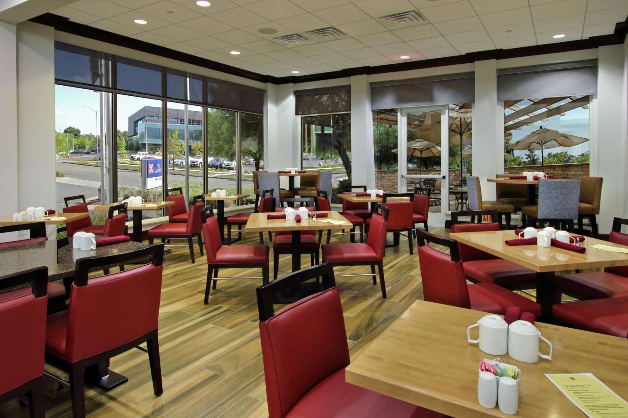 Hilton Garden Inn Sonoma County Airport Санта-Роза Екстер'єр фото